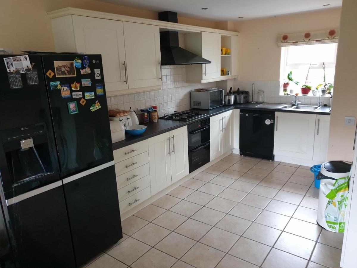Swindon 6 Deluxe Doubles 2 With En Suite In Large House - No Pets Exterior foto